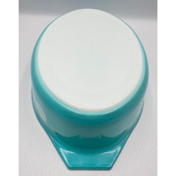 Pyrex 045 Turquoise White Lace Medallion Oval Casserole Dish 2.5 QT - Picture 9 of 11